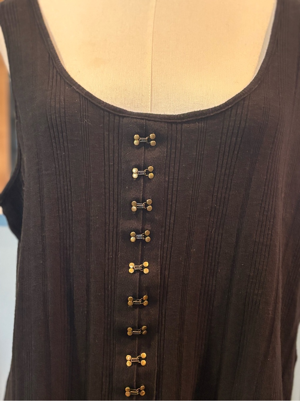 Women’s Sexy Witchy Whimsigoth Black Sleeveless Tank Top Decorative Brass Hooks
